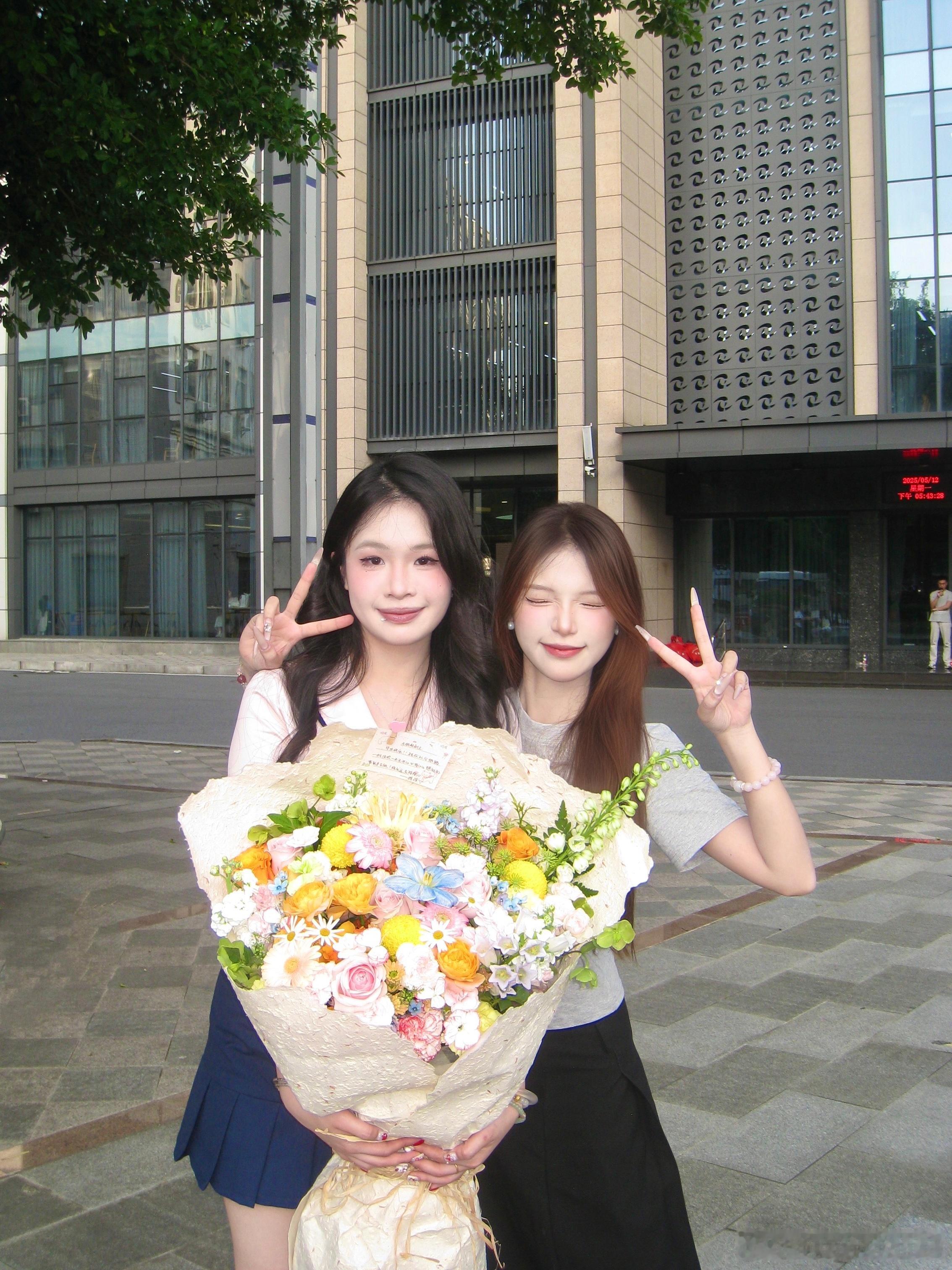 让我们一起说！秋秋王被毕业了🎓！ ​​​