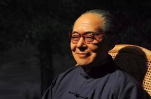 1949年，沈从文喝下煤油割腕自杀，被救后想要拽住妻子张兆和的手，却被冷冷甩开。