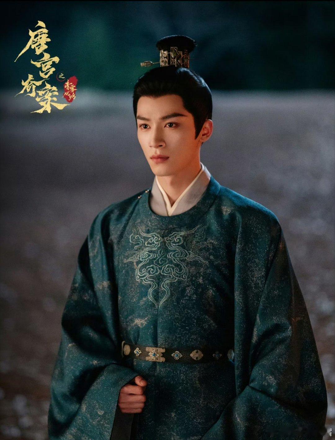 王星越新剧托底型人格王星越把这份温柔与坚定演绝了，守在身边陪查案，为了女主硬刚父