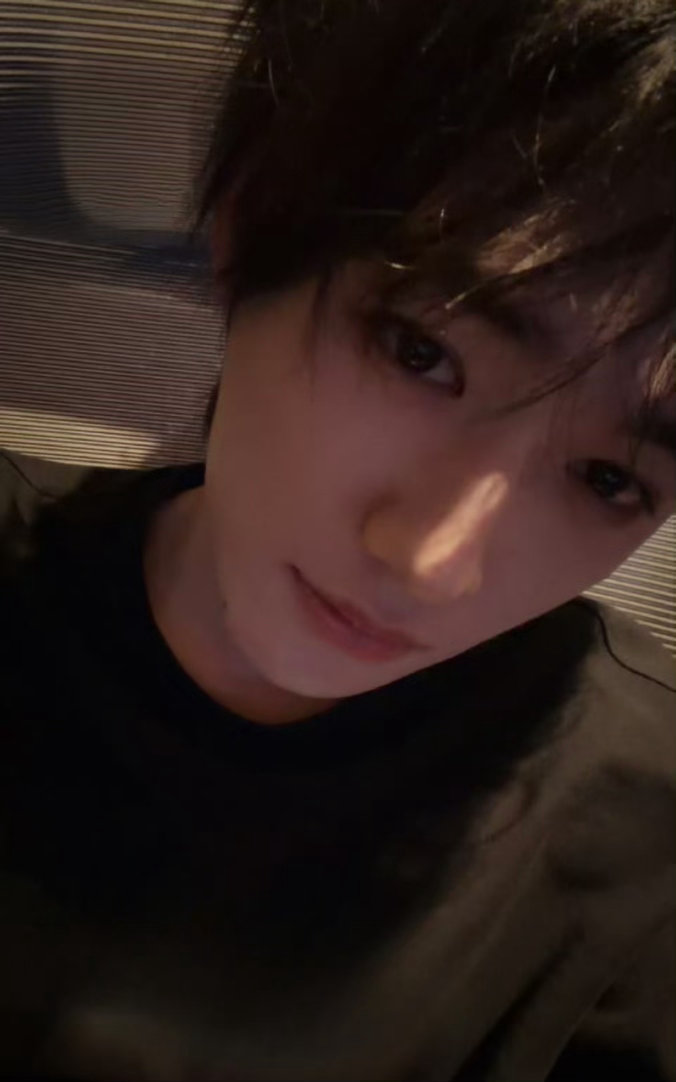 宋亚轩高会更新睡前自拍宋亚轩高会掉落睡前自拍 宋亚轩高会更新睡前自拍🤳