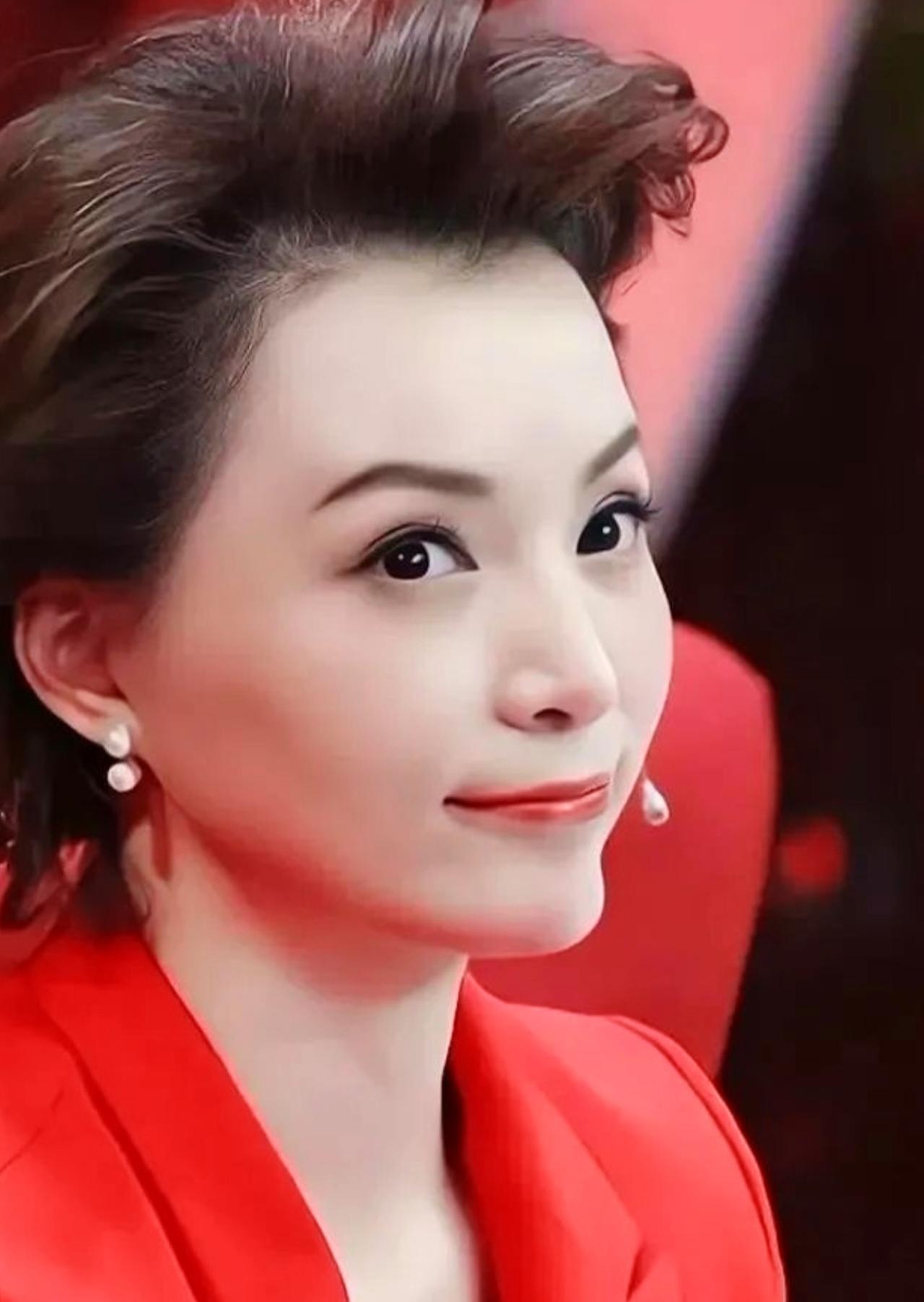 董卿说：在这个世界上没有完美的婚姻，不管你跟谁结婚，都会有无数次后悔的念头。
