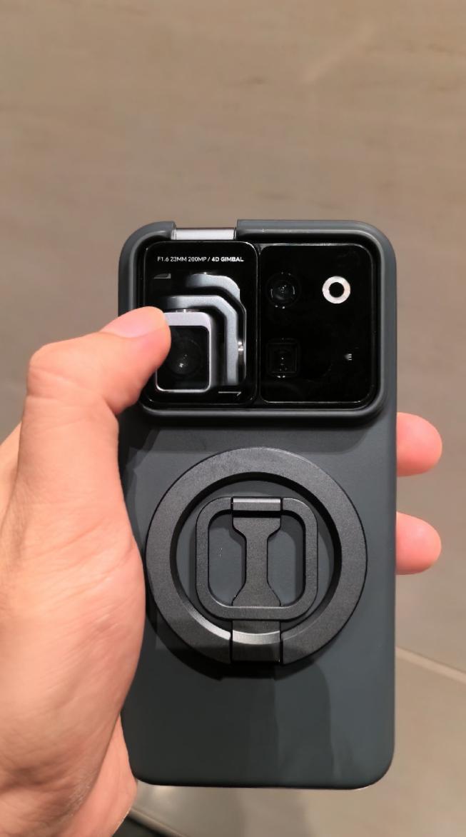 荣耀robot phone 还能被这么说？小黑子表示 : 9999可以买影石Lu