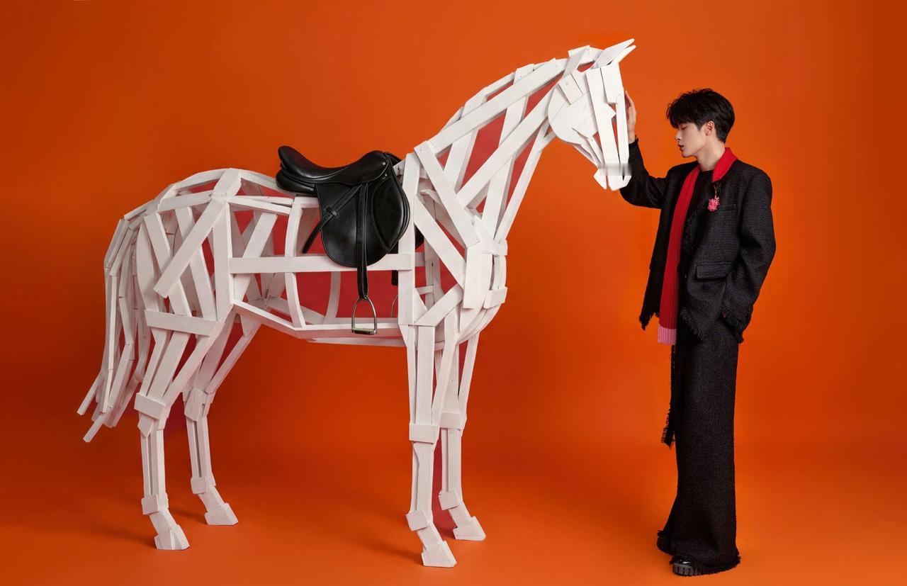 檀健次 纯粹为辔，静驭新岁；
此程「𝐡𝐨𝐫𝐬𝐞」加码，同奔前方明朗。