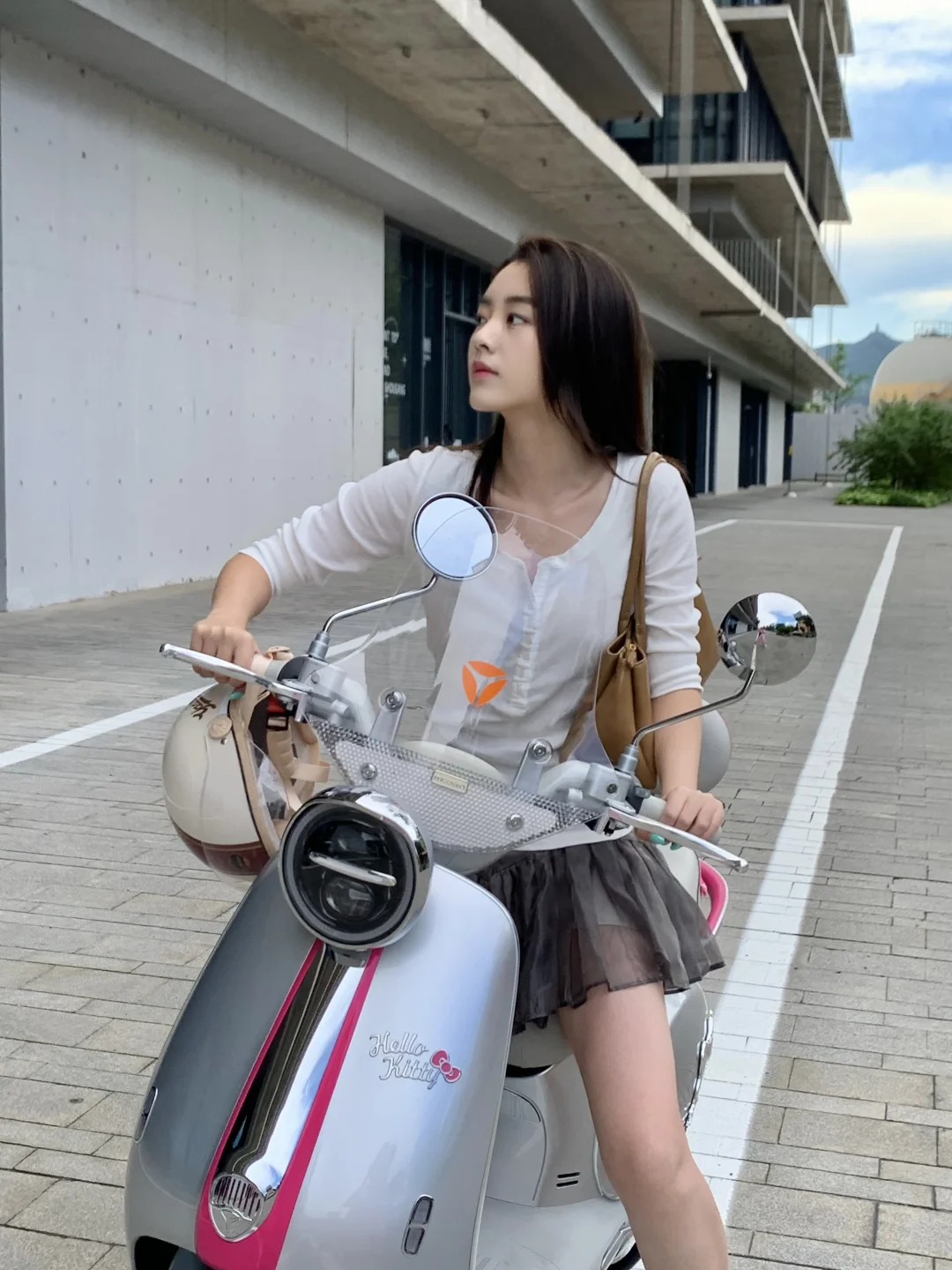初夏兜风搭子｜银粉复古小车太松弛