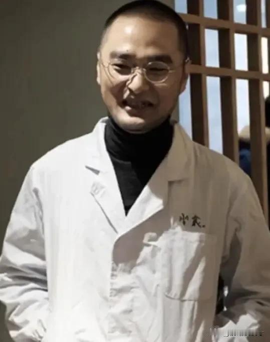 身家过亿的冯唐说出了实话：“只有穷人，才会痴迷技术；只有笨人，才会想着先把事做好