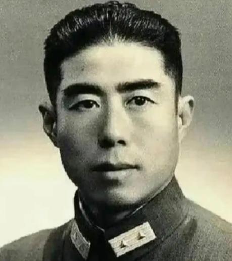 郭绍绪河南伊川人，12岁时家里几十口人被灭门，他因为到舅舅家玩躲过了一劫。为了报