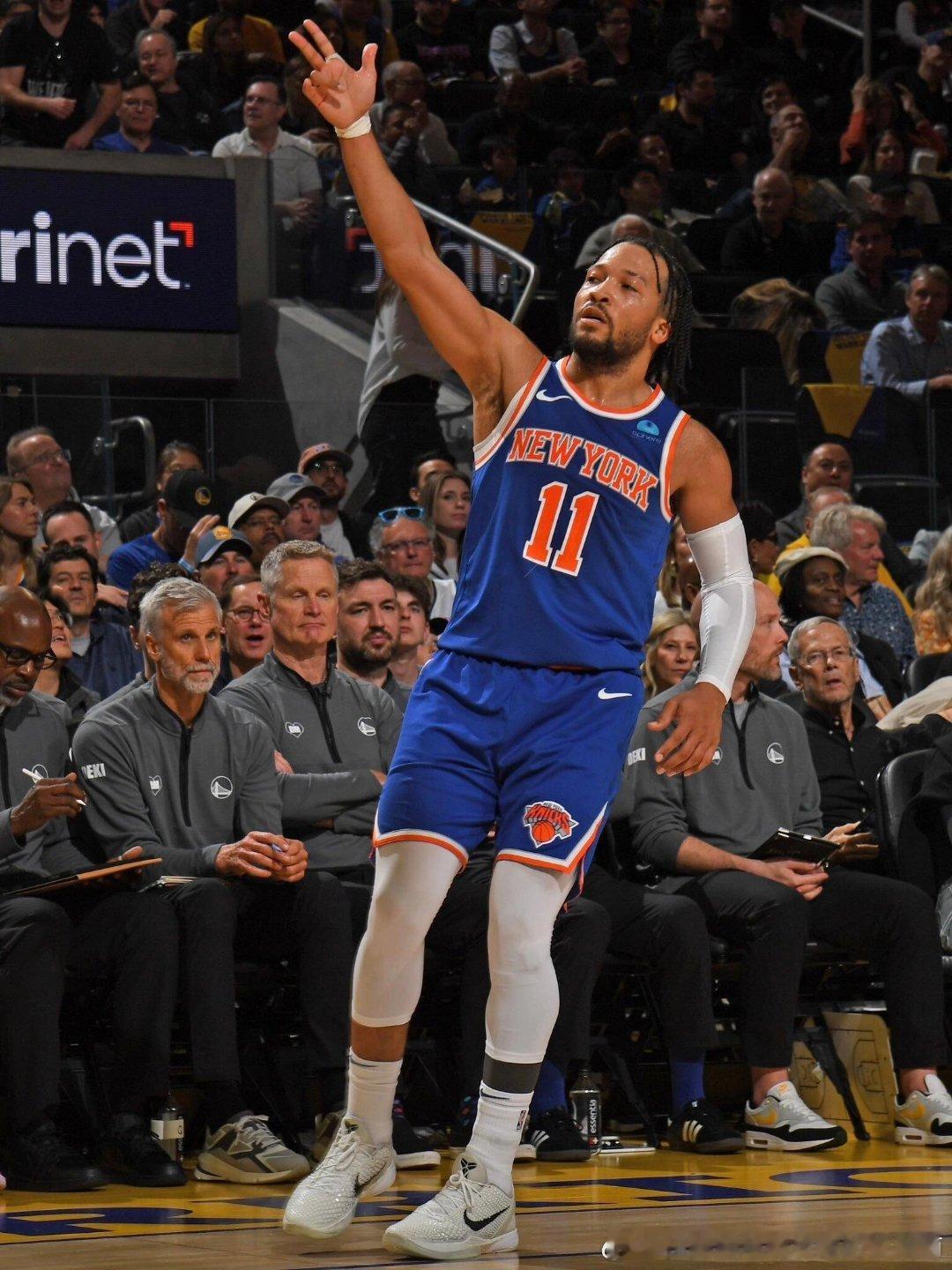 纽约新王布伦森砍下35分带领尼克斯淘汰猛龙和魔术会师半决赛今天猛龙和尼克斯的比赛