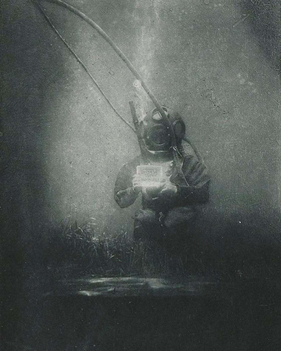 1899年，人类历史上第一张在水下拍摄的照片，拍摄者：Louis Boutan。