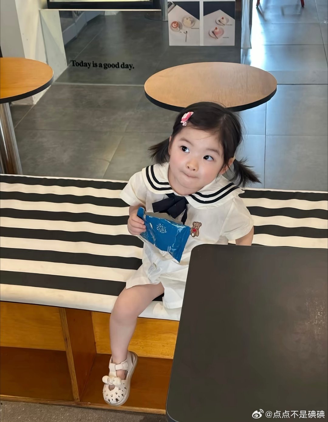 ⭐郑伊芙琳eve ⭐郑伊芙琳eve 有人在奔跑，有人在睡觉，有人在感恩，有人在报