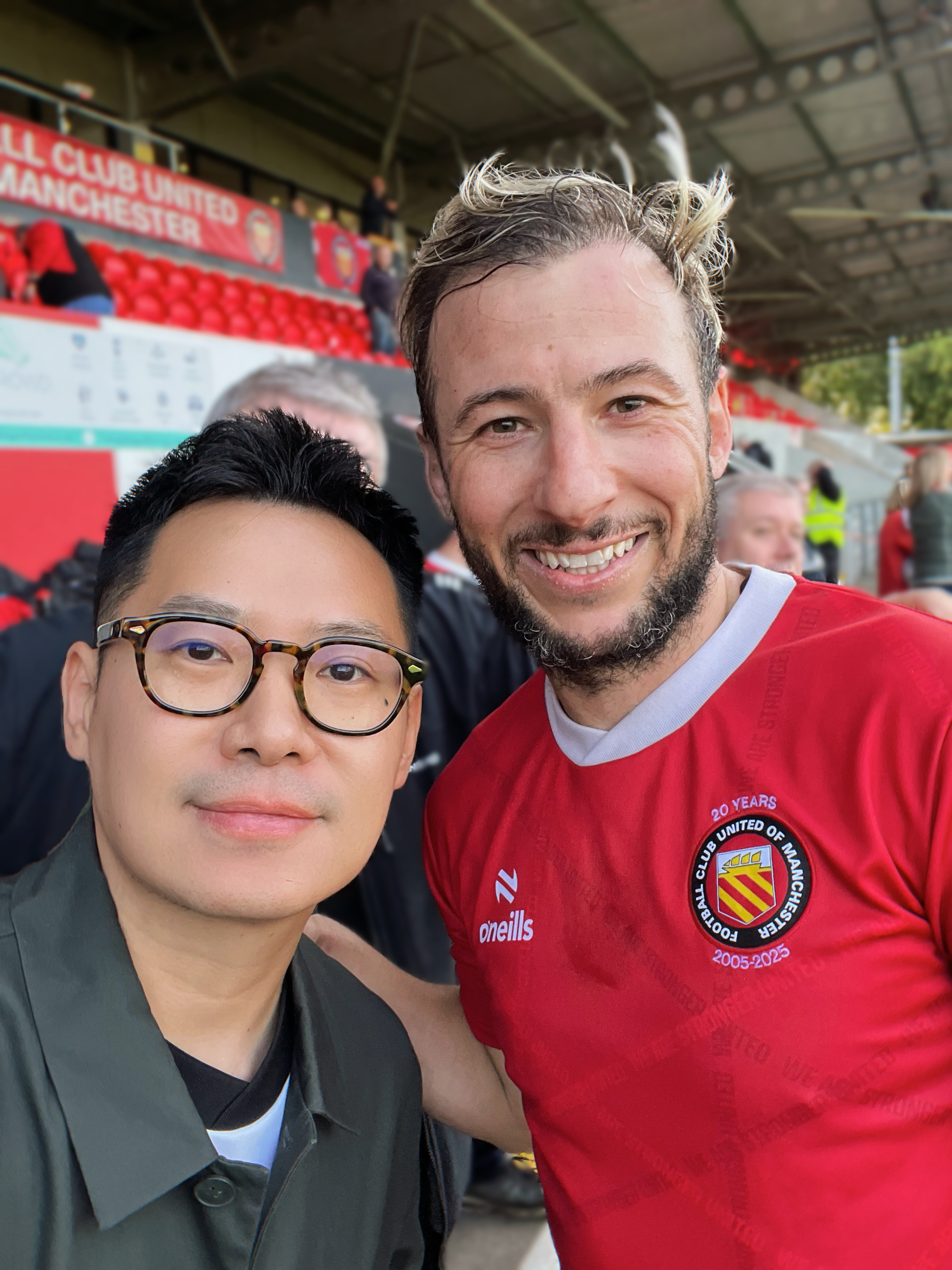🔴FC联昨天又赢球了⚪️比赛尾声获得点球，亚当·勒方德雷狠狠把球抽进，一比零小