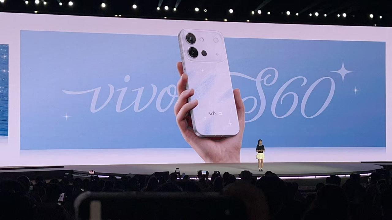 来vivo S60系列发布会啦，田曦薇好美好甜！
给我们分享了这次vivo S6