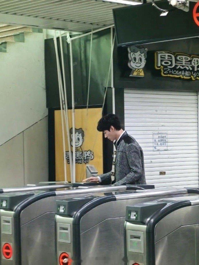 #龚俊极限挑战新路透#哇塞哇塞，不得不说又是被龚俊惊艳到的一天啊！龚俊在综艺《极