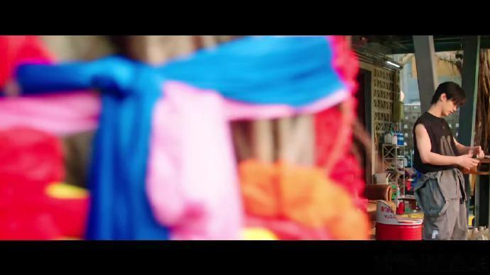 虞书欣这一脚直接把我踹成梦女 虞书欣用实力证明甜妹也能又飒又能打！《双轨》里她眼