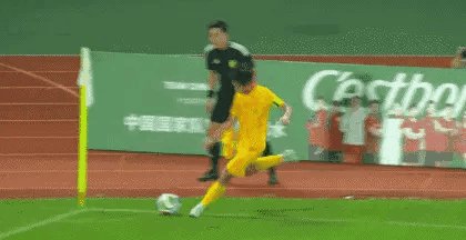 赵松源打出一记石破天惊的远射破门⚽️！感谢清华附中！感谢韩国教练团队！

北京时