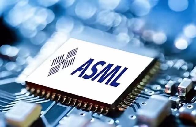 荷兰这次是真把路走死了，3月突然把28nm、45nm光刻机全锁死，新机不卖、旧机