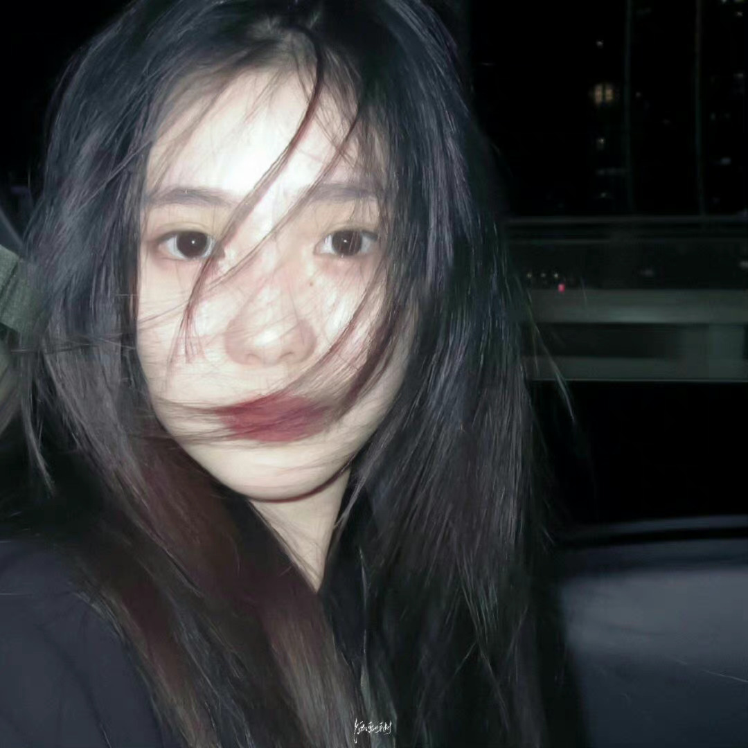 存存每一张自拍都可以当头像 好漂亮的小白花 ​​​