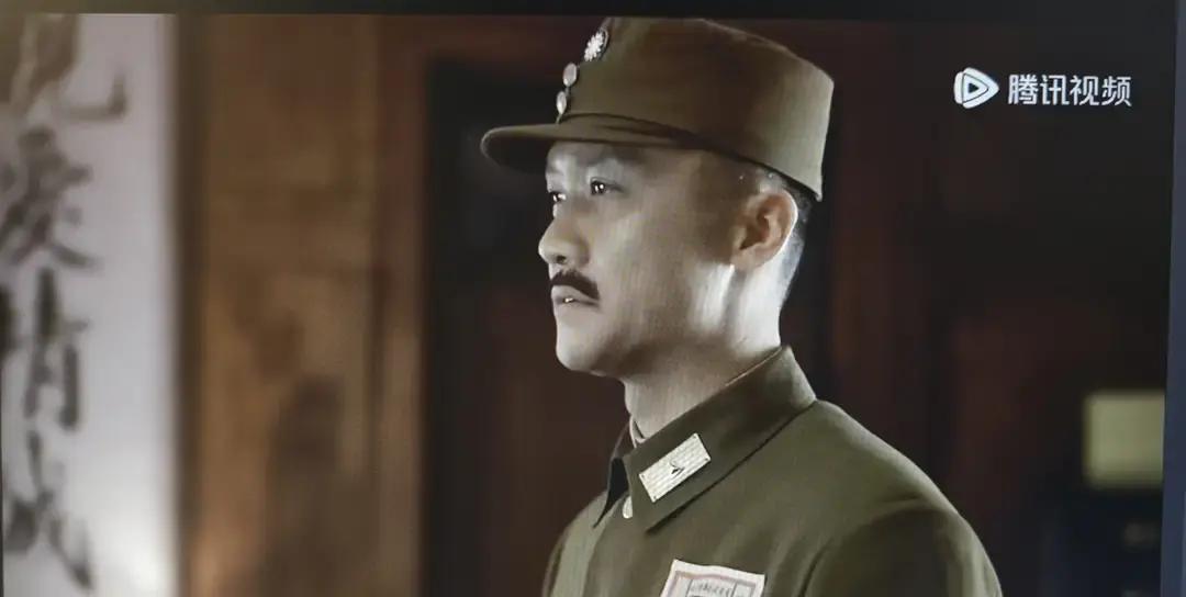 留胡子的那一刻，他们都升不动了
 
黄埔同期，楚才少将，立仁上校，抗战打完肩章再