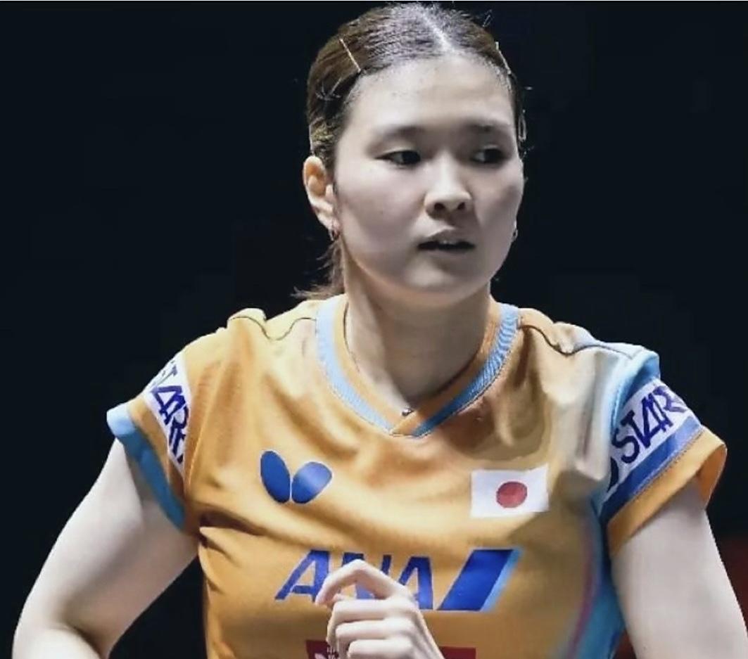 在2025年澳门乒乓球世界杯的赛场上，当27岁的桥本帆乃香以2-4不敌世界排名第