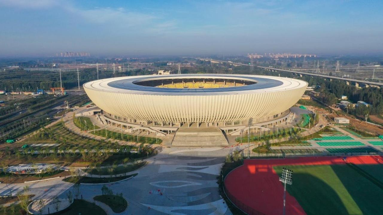 开封“体育中心”建在“中牟”边了吗？
先说结论
 
没有建在中牟边界上！
开封体