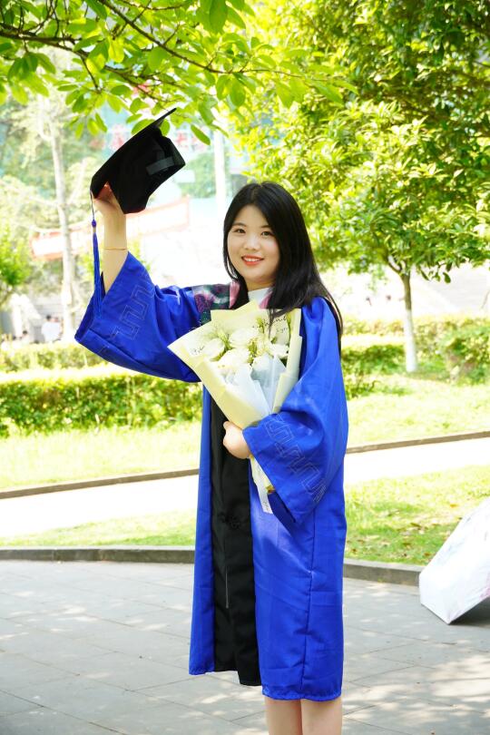 经答辩委员会讨论决定，同意授予硕士学位🎓