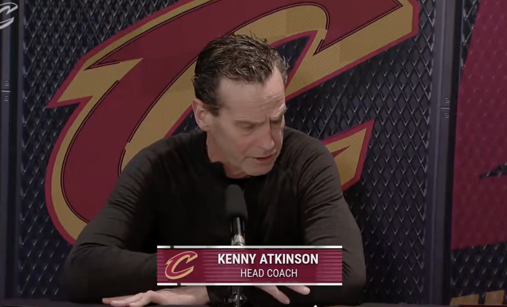 阿特金森：“哈登在关键时刻能稳住全队心态。他沉着冷静，非常懂时间把控，打法从容。