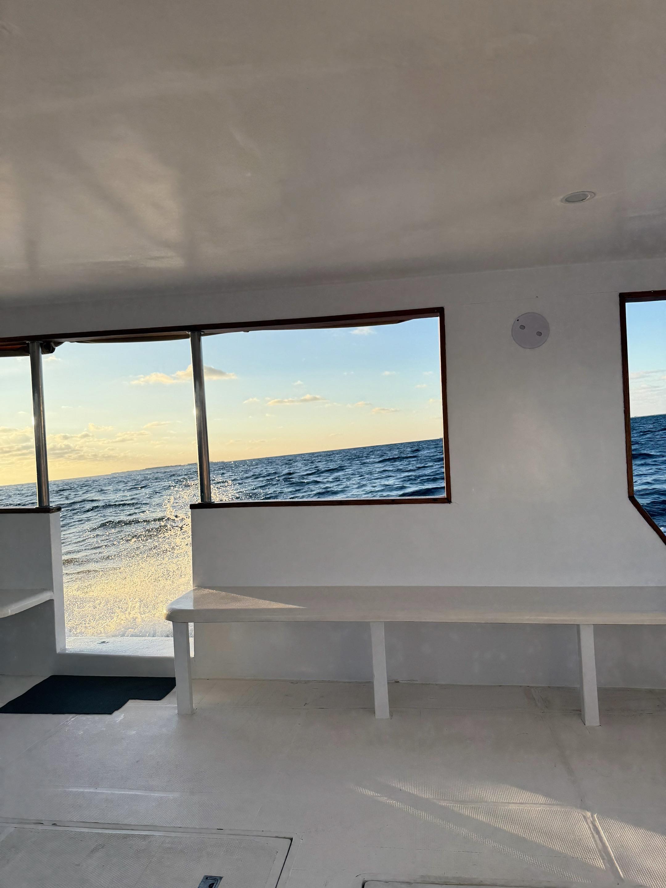 有些人光是遇见 就已经够倒霉的了 一旦能错过真是谢天谢地了 茫茫人海 ...