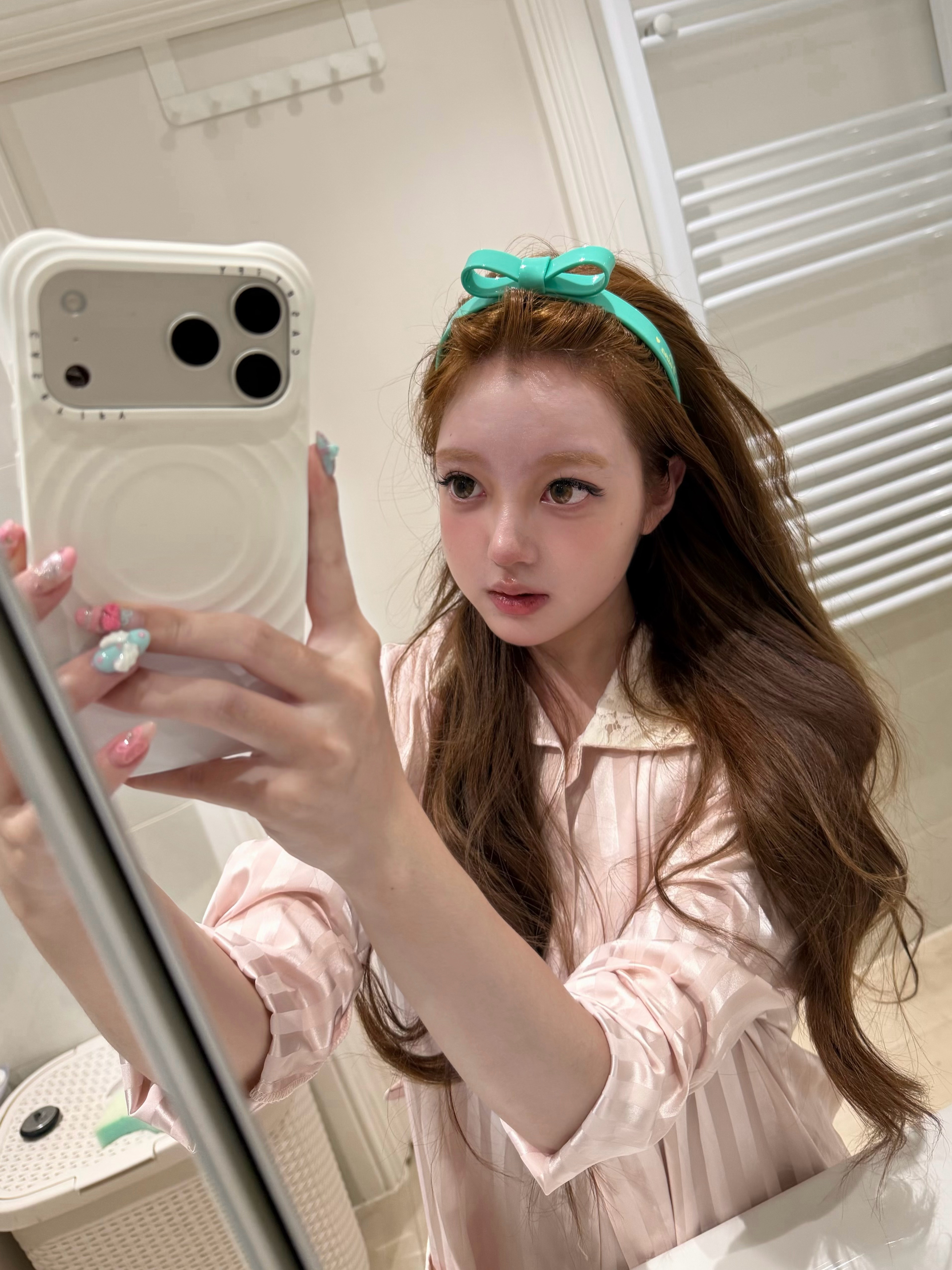 这个睡衣就是今年2月做了然后放弃的一版，还加做了蕾丝腰带可以当发带的，进口蕾丝+