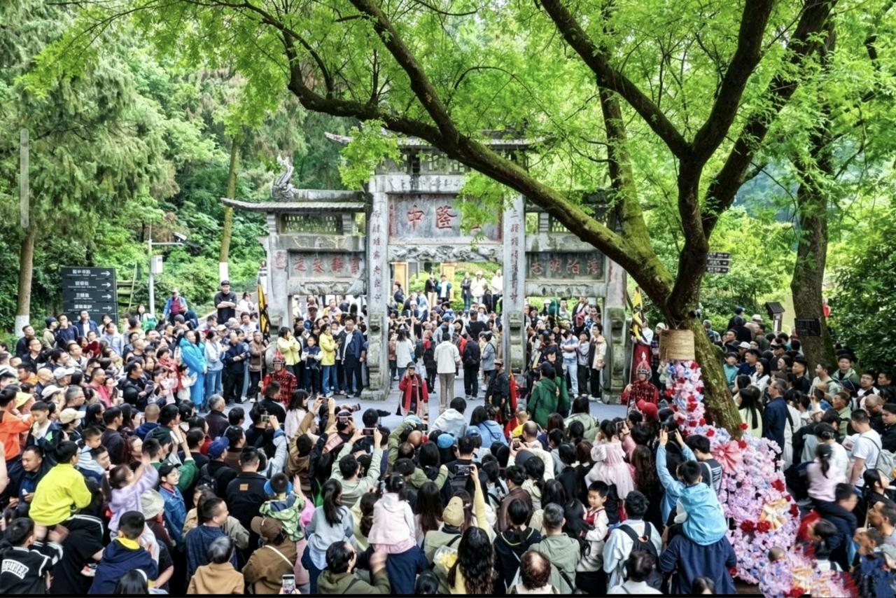 在绵延千年的文史探讨中，诸葛亮躬耕地之争从未停歇。襄阳、南阳两地的文化溯源、民间