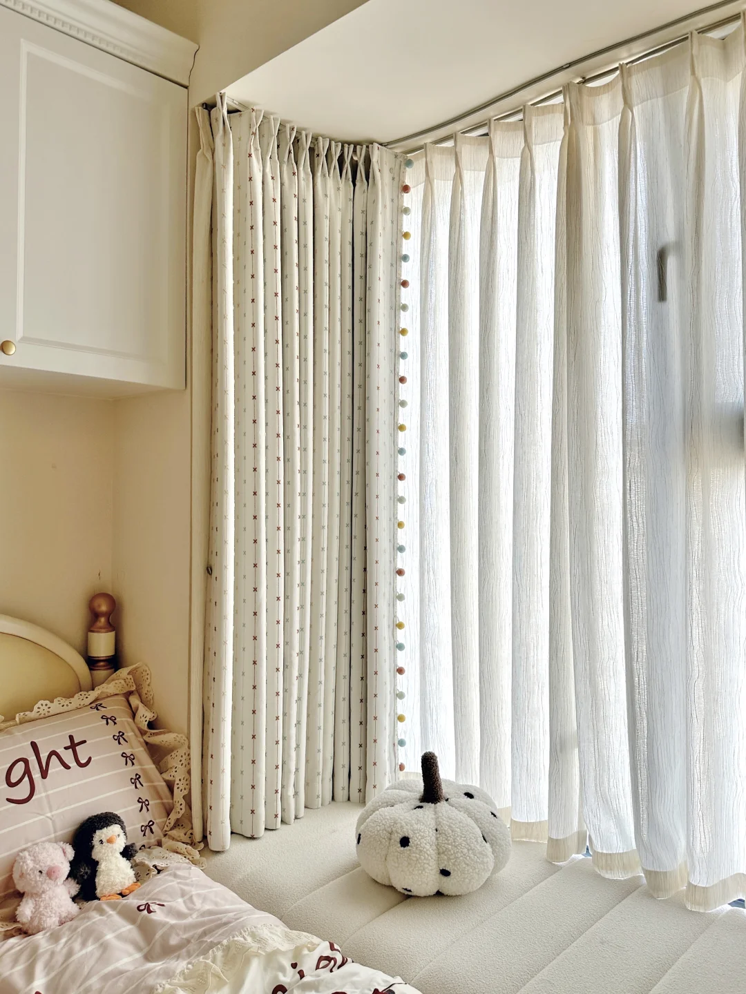 谁发明飘窗装彩虹星愿+扶风纱！出来挨夸🌈