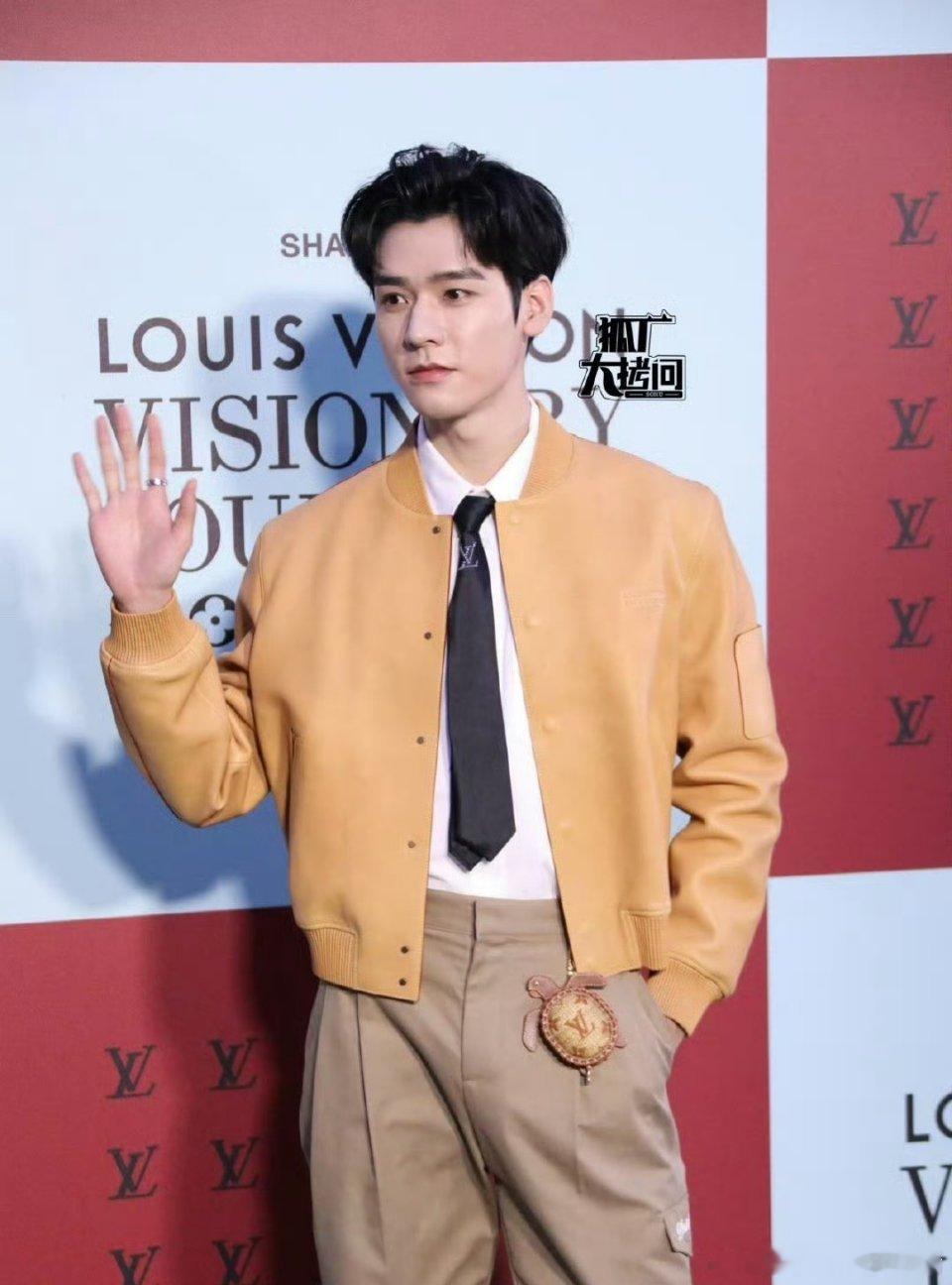 龚俊 LV 大秀生图状态 ​​​