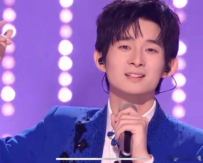 危晋宇青花瓷和企鹅舞适配度声鸣远扬 适配度拉满预警！《青花瓷》的温婉撞上企鹅舞的