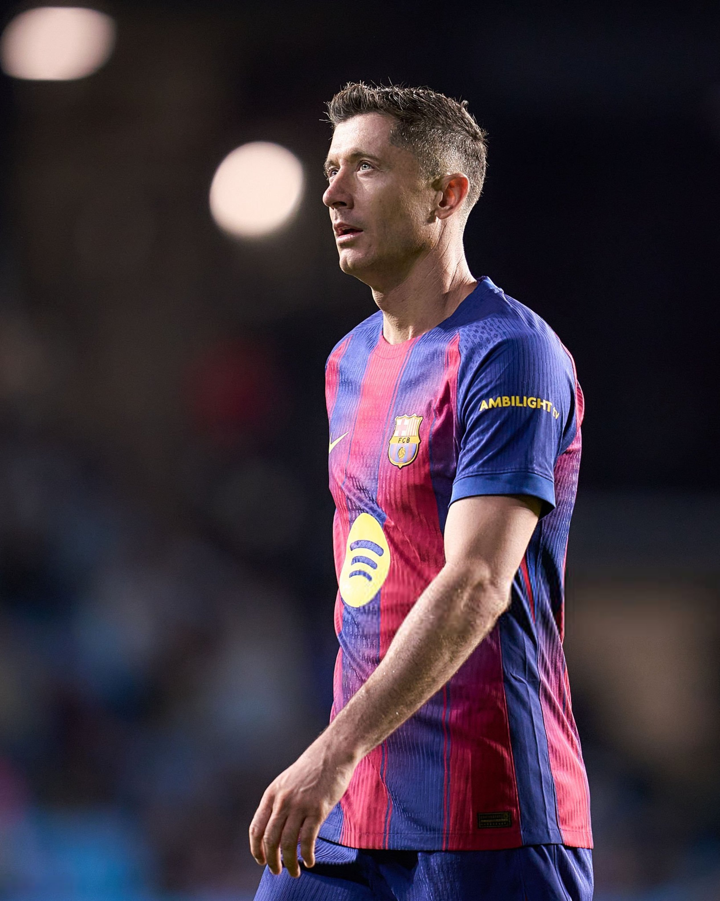 每体：如果巴塞罗那不与莱万多夫斯基续约，他正在考虑退役。 如果俱乐部签下一名前锋