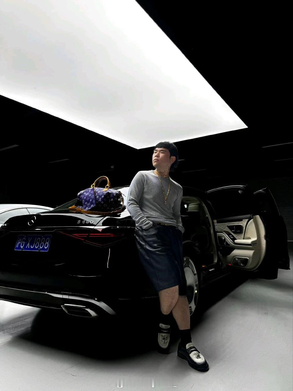 丁震说车🚗KnowKnow晒出迈巴赫S680！！knowknow ​​​