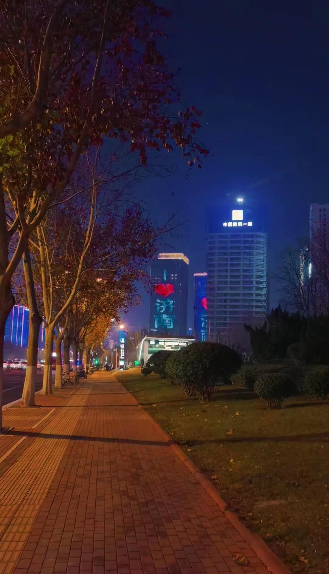 济南应该去迎接属于他更美好的明天。畅行泉城 爱满全城城市夜景   济南