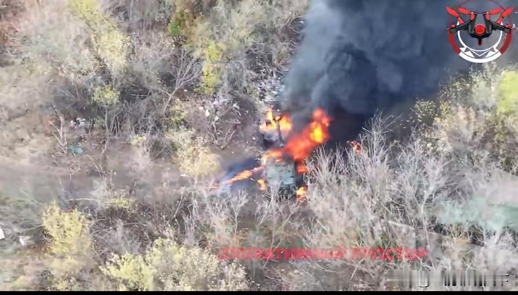 乌军又损失一辆价值250万美元的卡车榴弹炮！在哈尔科夫德沃里奇纳西北方向，被俄军