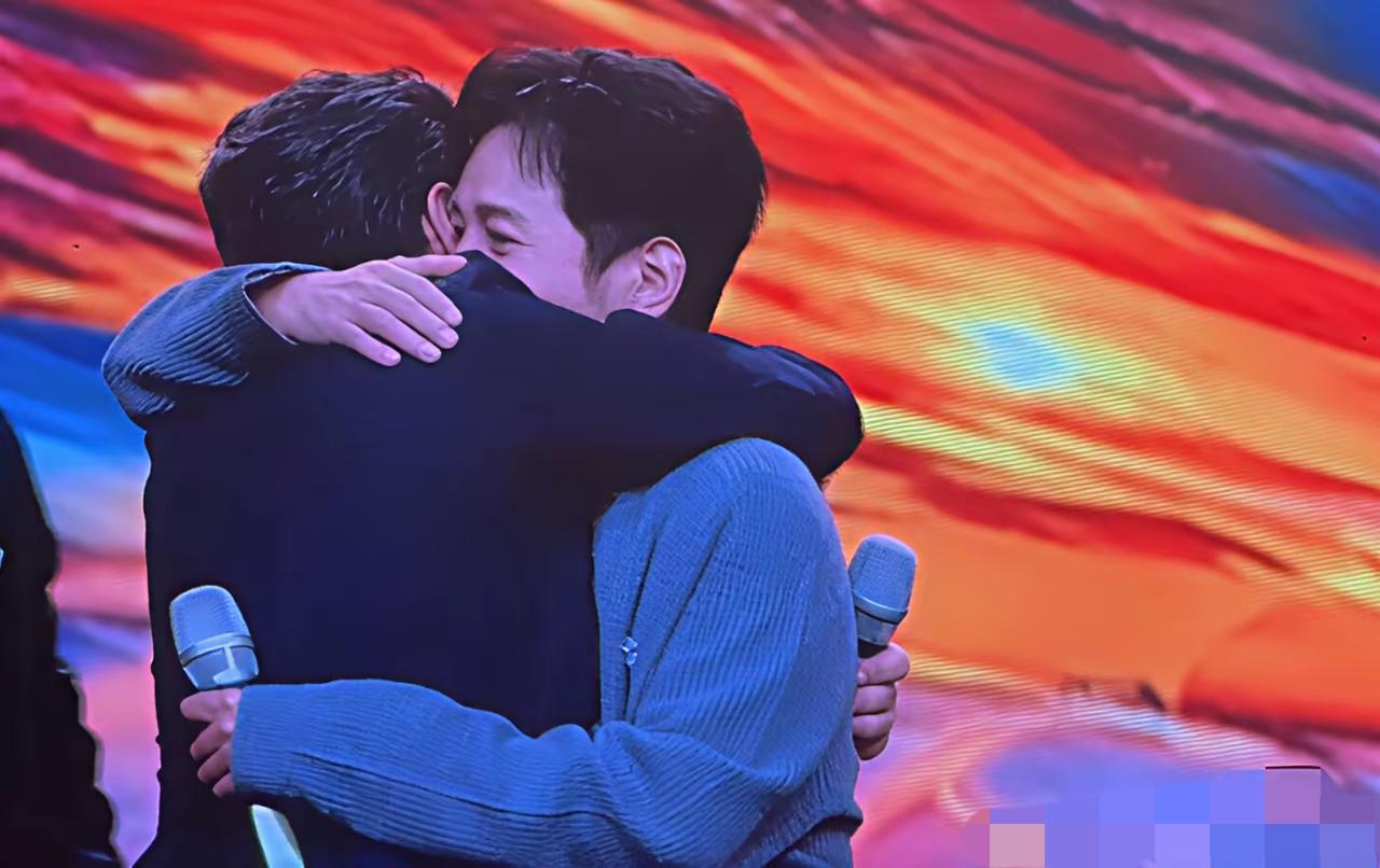 谢娜今晚估计要失眠了，
因为她想不明白，
自己才刚被央视选中主持，怎么李维嘉成为