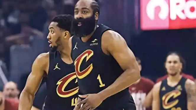 哈登和米切尔默现在契度还不够，战术也没练几样，还得再打几场球，跟那几个投手找到感