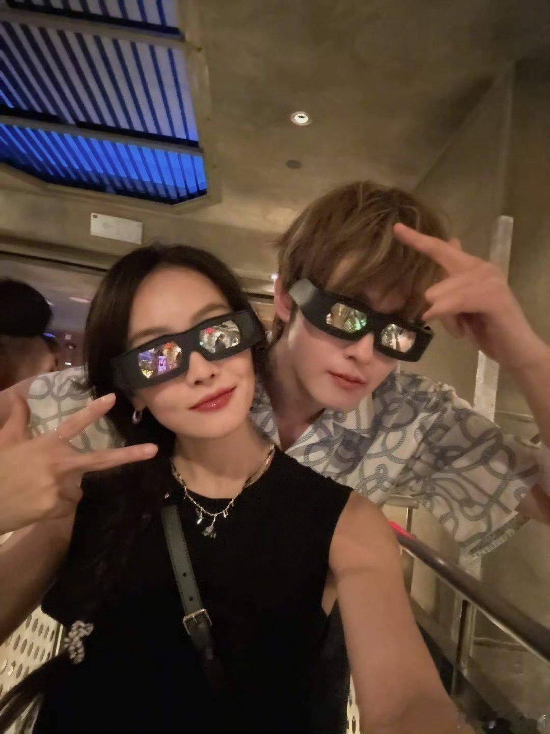 宋茜艾特田嘉瑞宋茜田嘉瑞北京环球影城plog宋茜田嘉瑞北京环球影城plog，哇塞