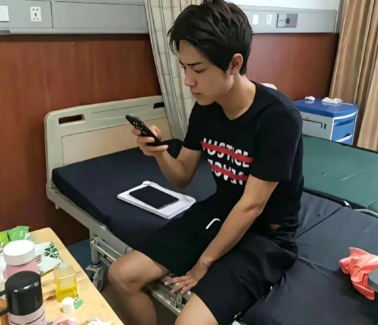 谁能想到，有朝一日，他能够成为顶流明星呢！ ​​​