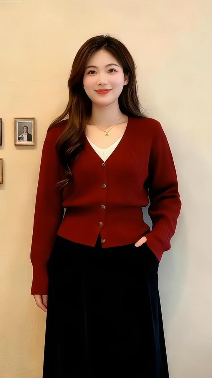 女生的衣橱里，总要有一套这样的穿搭，温柔自持，惊艳时光。