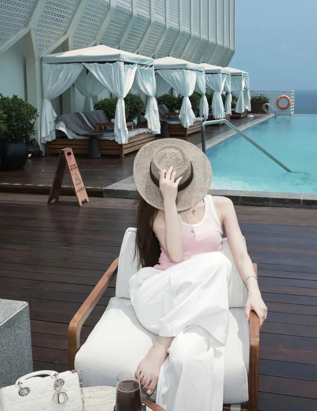 偷得半日温柔时光，把生活慢下来
不用赶时间，不用惦记琐事，就安安静静坐一下午。享