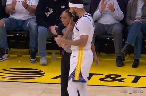 塞斯库里谈勇士首秀：

“感觉很不错。”

“不过很可惜，我们还是输掉了比赛。”