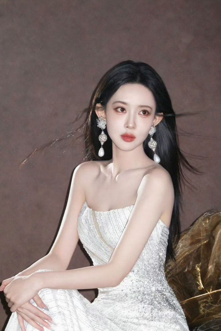 孟子义好六ccd孟子义好六常驻首张ccd孟姐常驻好六团的首张CCD图出炉啦，复古