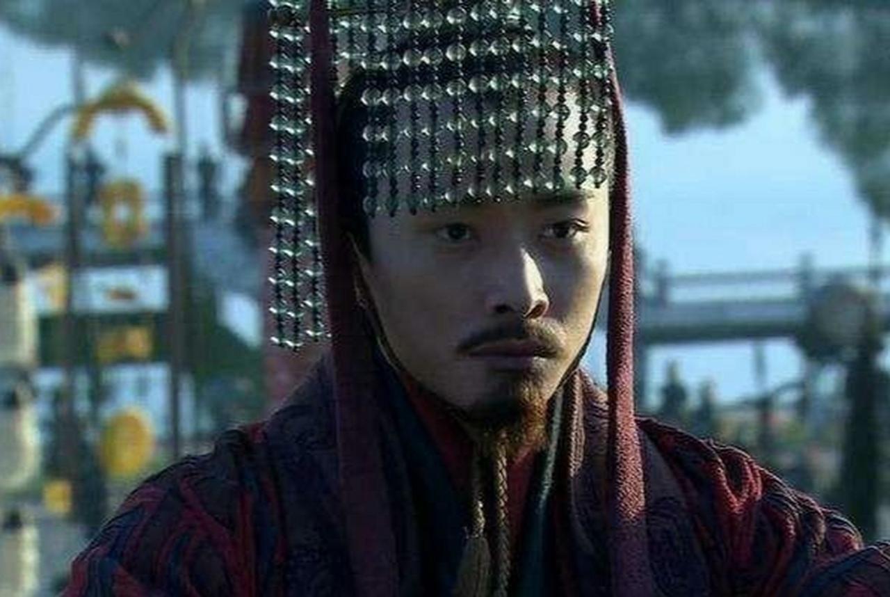 一生傀儡，被曹操、曹丕拿捏，却得以善终，百姓还为他送葬

汉献帝刘协，是东汉最后