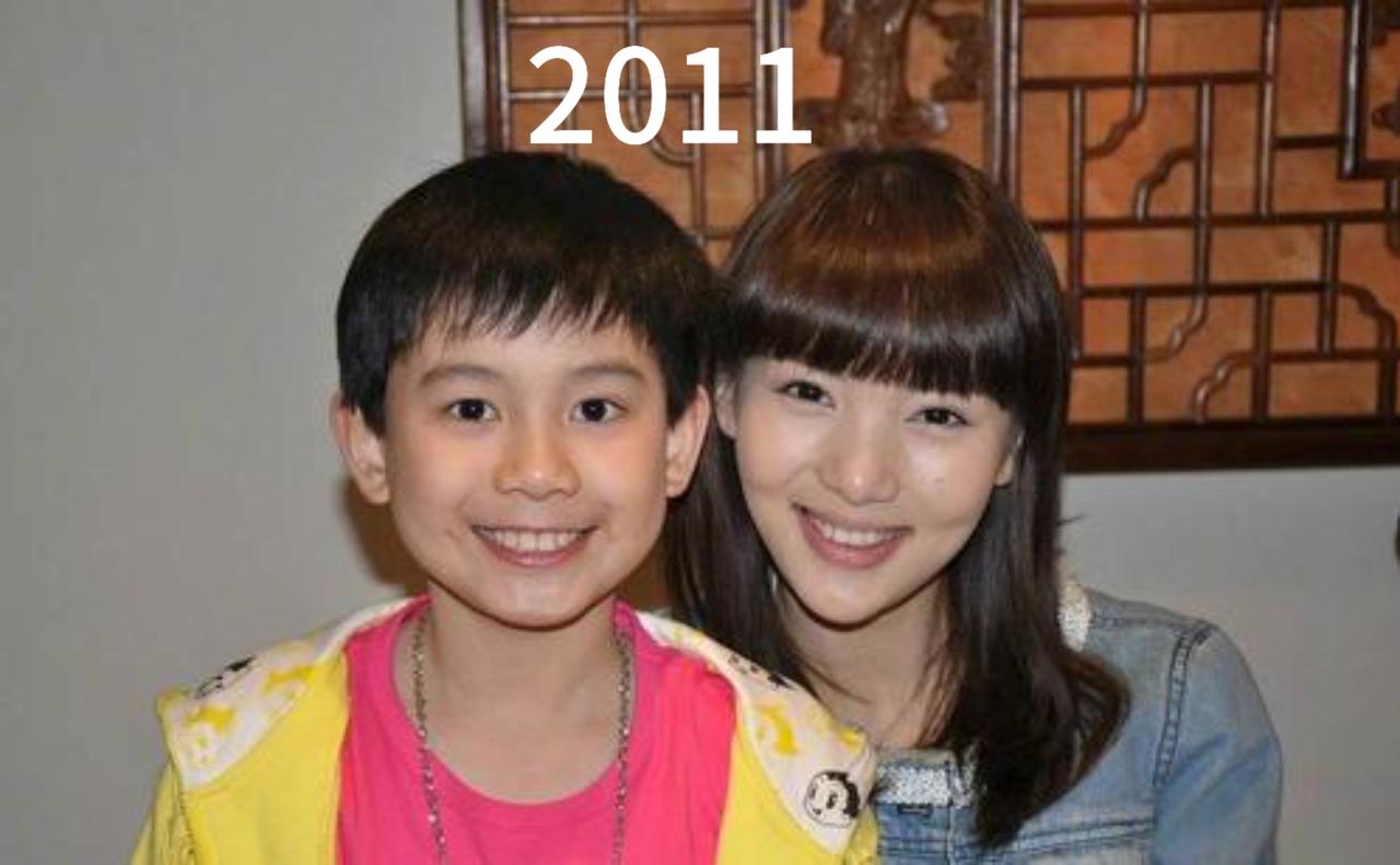 回想2011年电影片场，一个是初出茅庐新人，一个是小小童星，时隔十余年，两人都已