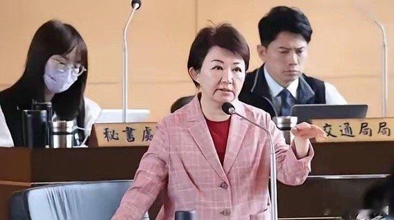 距离520节点日渐临近，台中市长卢秀燕今日公开发声，当着众多媒体的面直言立场，向