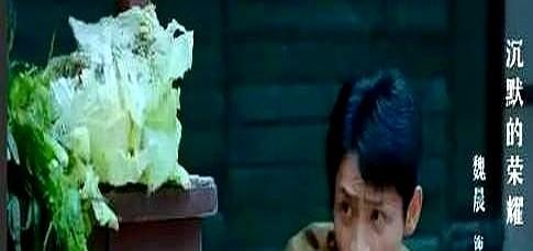 “好人只能当背景板？”《扫黑风暴》颁奖夜，观众把弹幕刷成烟花：反派谷正文冲热搜，