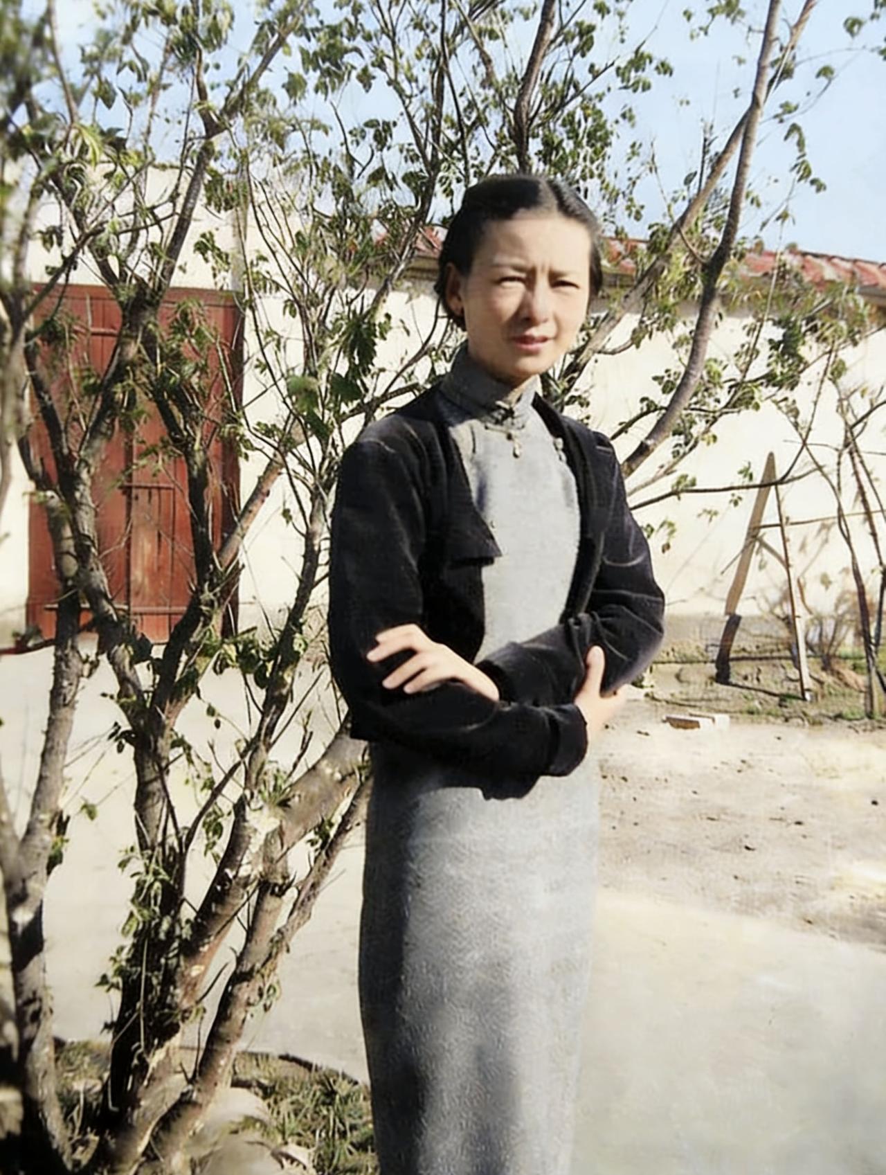 林徽因跟最西南联大转移，于1937年10月抵达长沙，一到这里，她就被长沙的雨惊呆