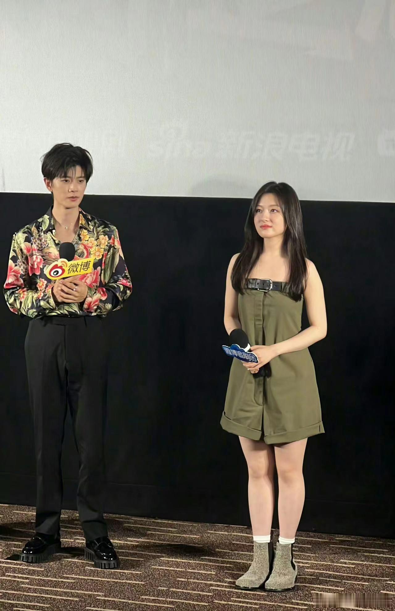 李兰迪和任嘉伦的同框，怎么看起来还没有任嘉伦瘦？ ​​​