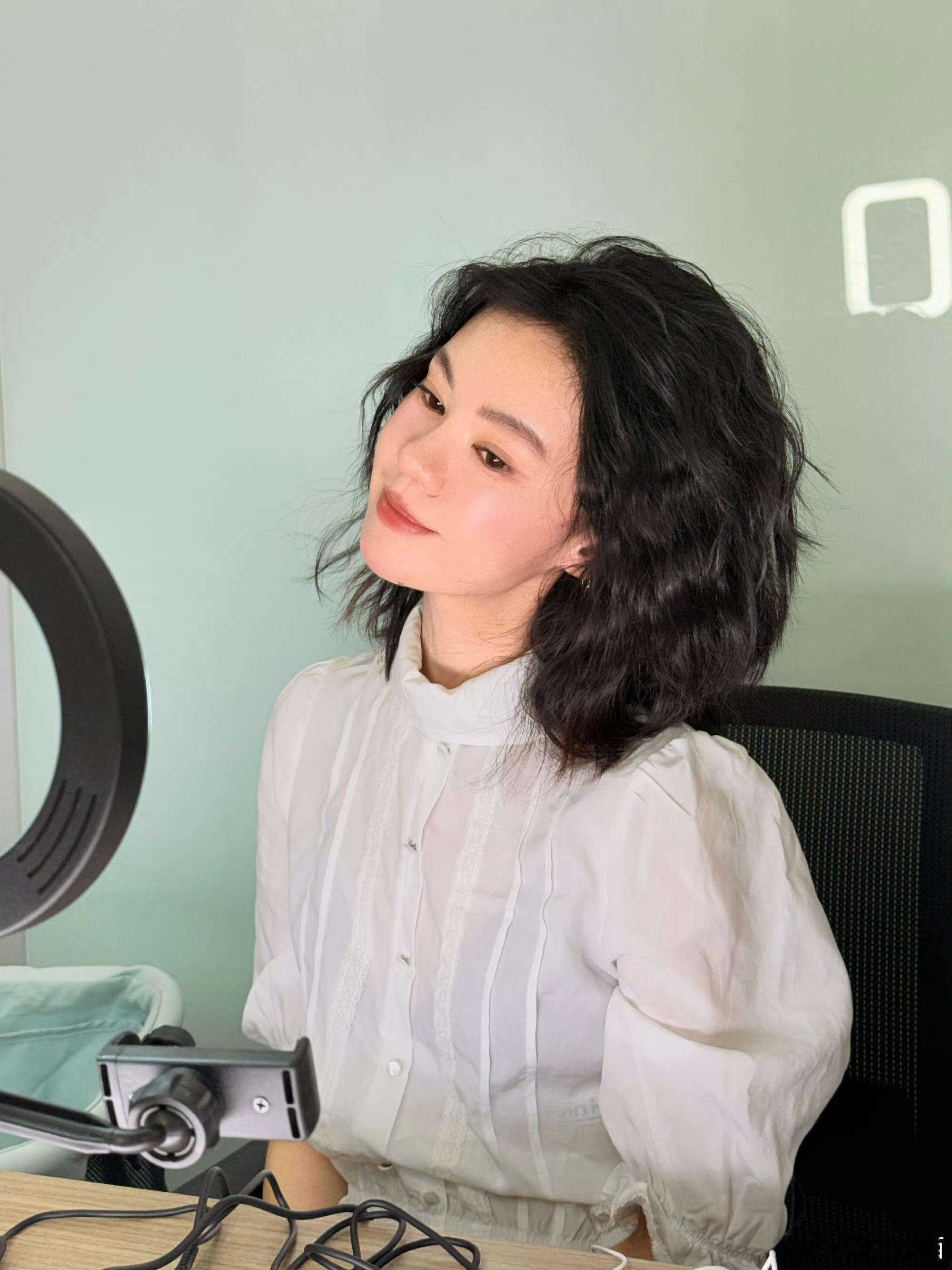 台风白海豚伤粉丝的心郁可唯来补偿台风白海豚犯的错郁可唯来弥补白海豚欠无锡的一场演